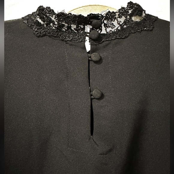 Vintage Liz Baker Essentials Black Women's Blouse with Lace Detail 80s/90s XL - Picture 7 of 16